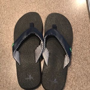 Sanuk Flip Flops size 9
